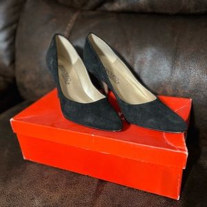 Bandolino black heels